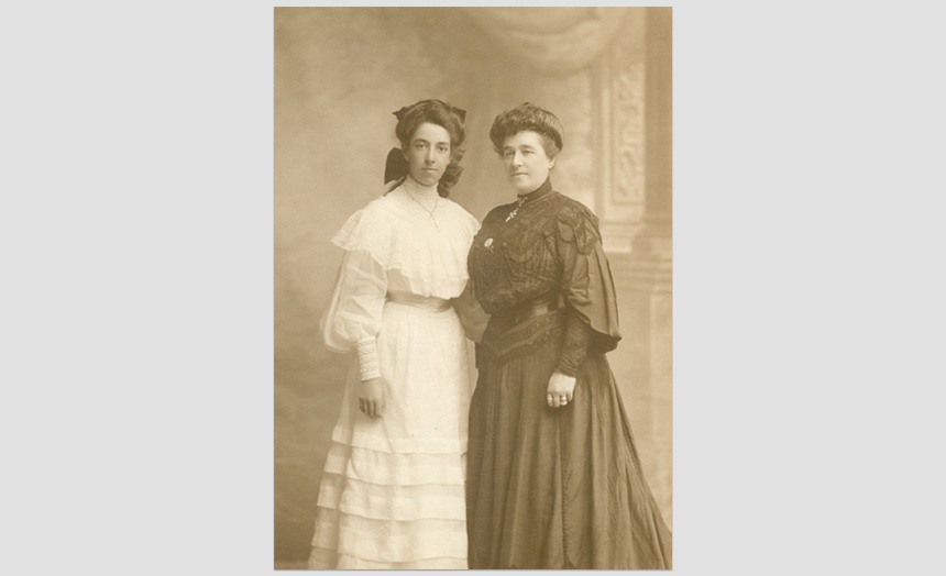 Marie Theomin (née Michaelis) and her daughter Dorothy as a young woman.