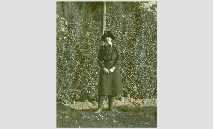 Dorothy Theomin, aged 25,(1914).