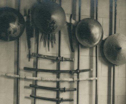 The vestible decorated with Japanese weaponry from the 17th and 18th century (image c. 1930)