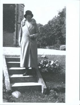 Dorothy Theomin in the garden at Olveston