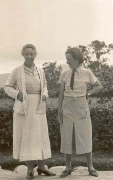 Dorothy and Margaret Graham, Franz Joseph 1935, photographer: Mark Lysons
